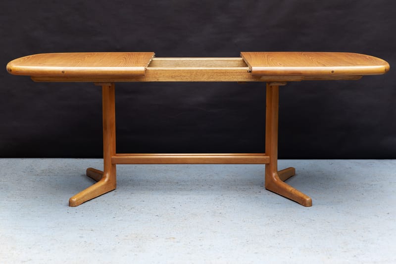 ERCOL SAVILLE Extending Dining Table Model 926 Elverum